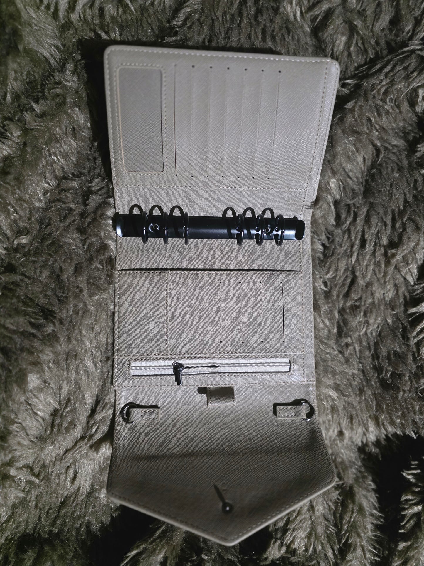 Ry A6 Wallet: Moss Taupe
