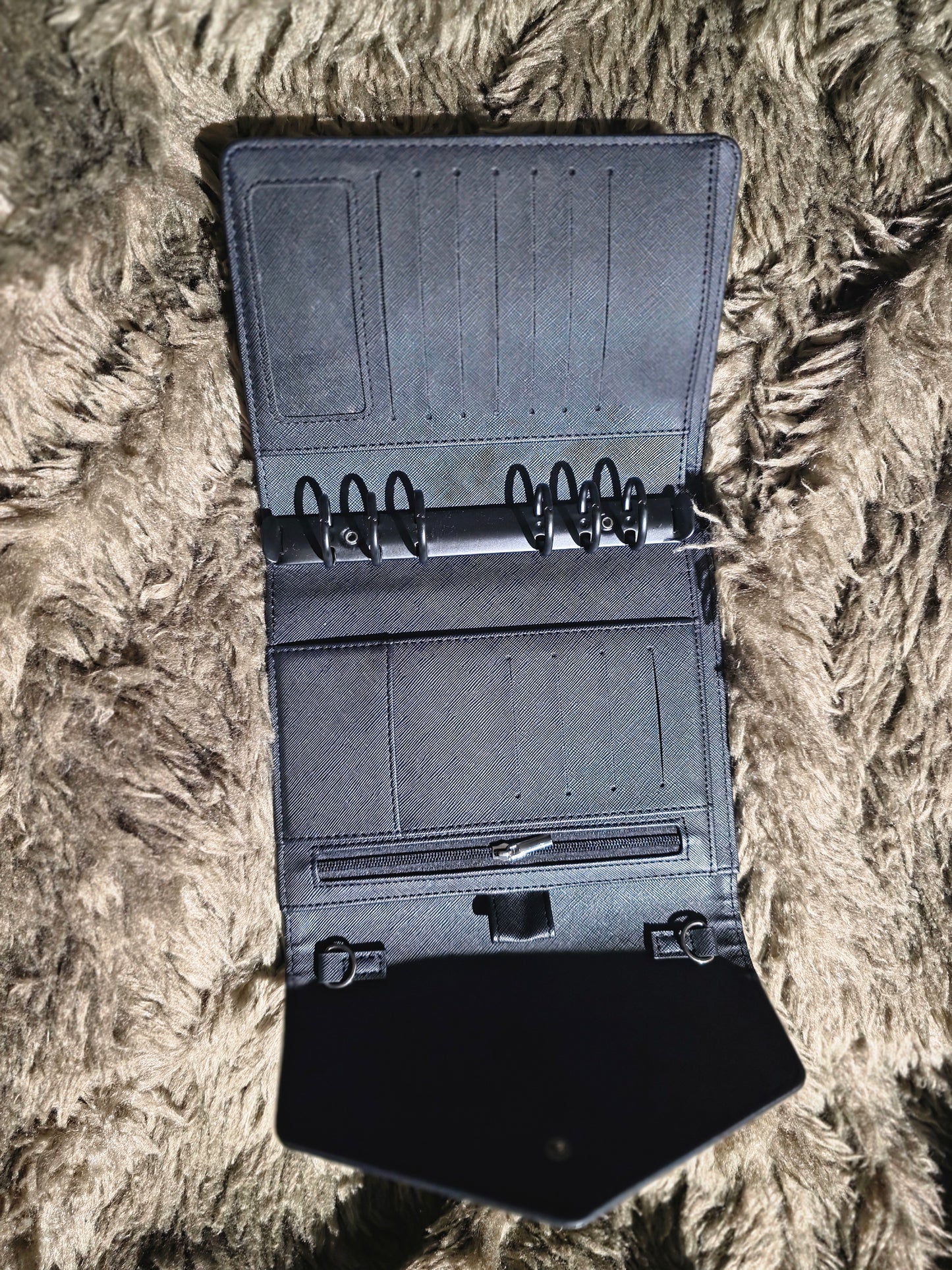 Ry A6 Wallet: Black